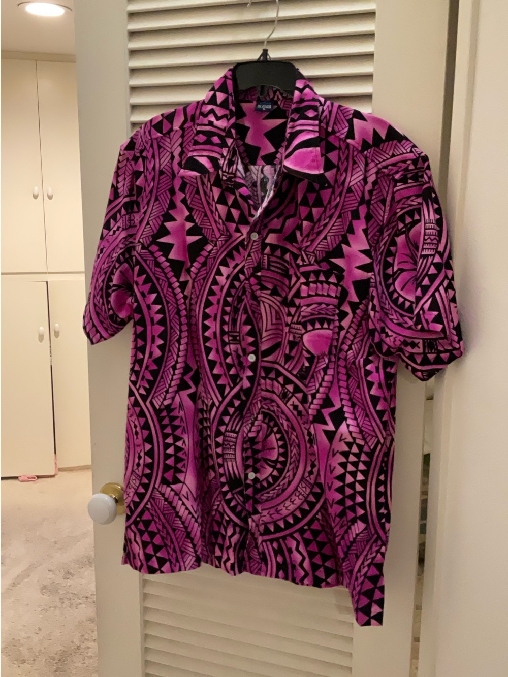 Men’s XL Polynesian shirt